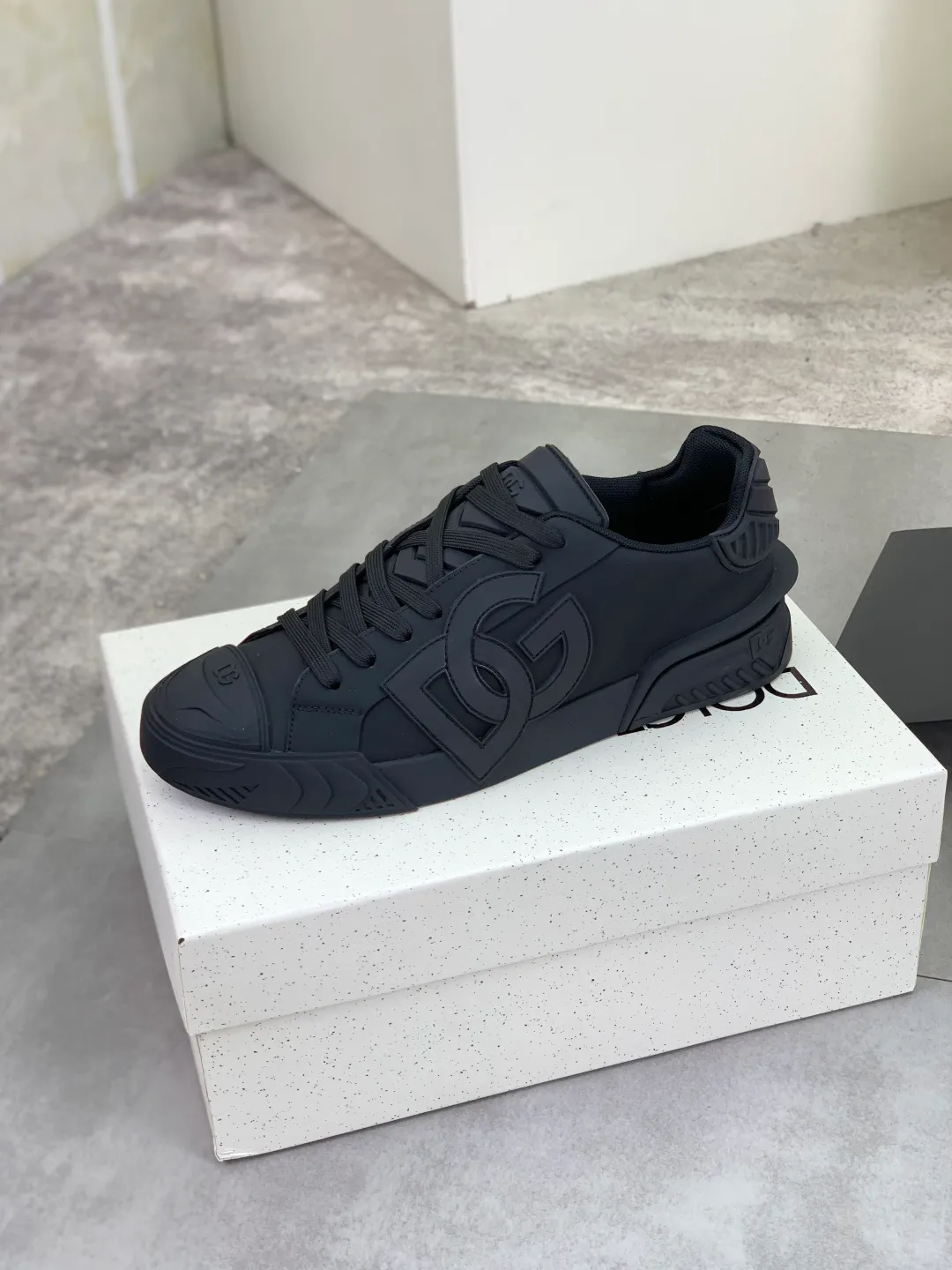 Men's shoes 💰P580💰 [New model] The latest hot style, top original quality, the official website synchronized with "DOLCE&GABBANA [Dolce & Gabbana] ~ High Quality." Effect Low-top casual DG men's shoes, loved by many celebrities, using high-end imported first-layer calfskin splicing logo design + cowhide feet, simple and elegant, perfectly interpreting the latest inspiration for shoes, integrating classics and fashion, luxury dreams, leading fashion Suitable for drivers, light and comfortable to drive, light and breathable for outdoor travel, high-end quality, trustworthy, 5️⃣color🉑️choice! Code number: 38-46